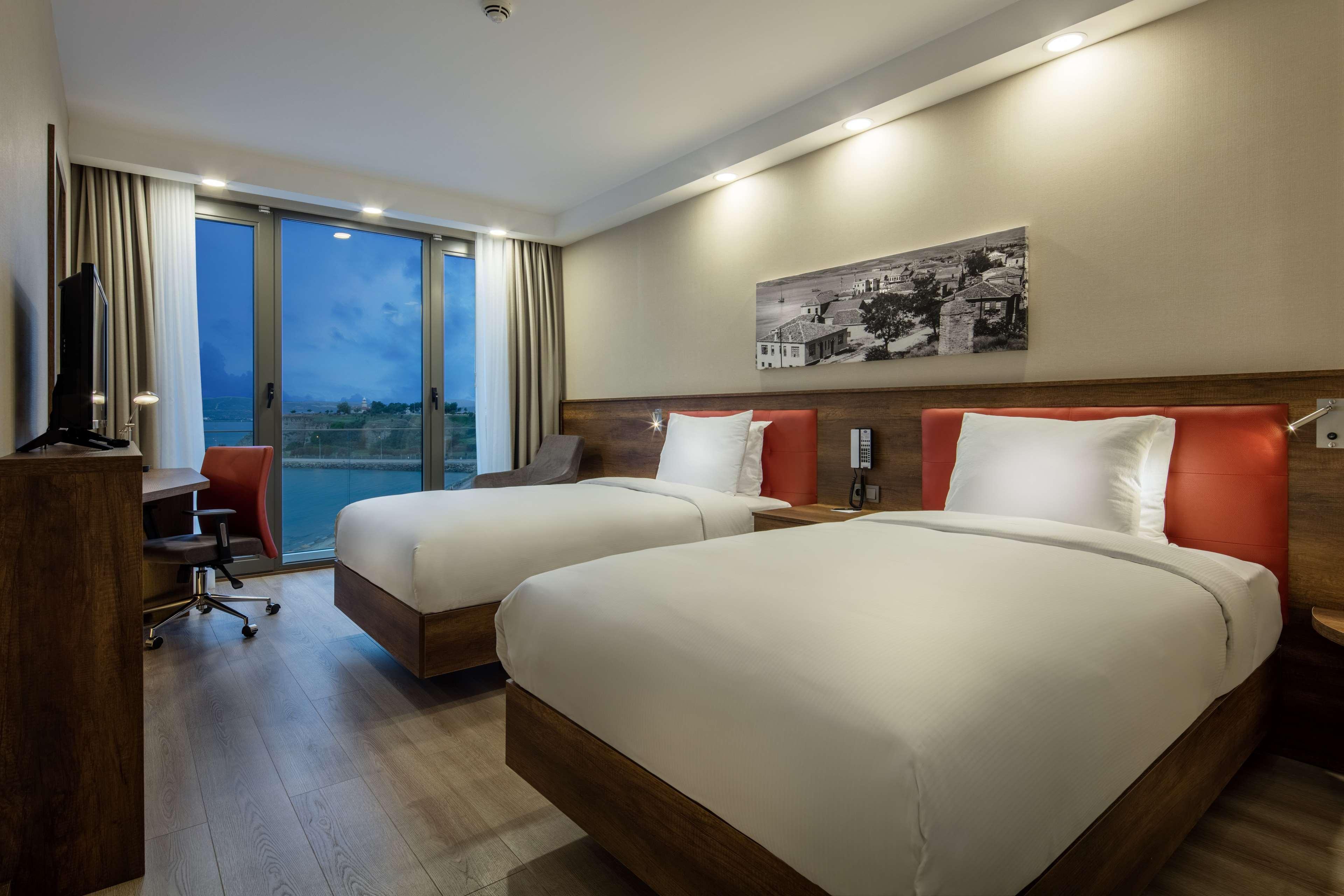 Hampton By Hilton Canakkale ゲリボル エクステリア 写真